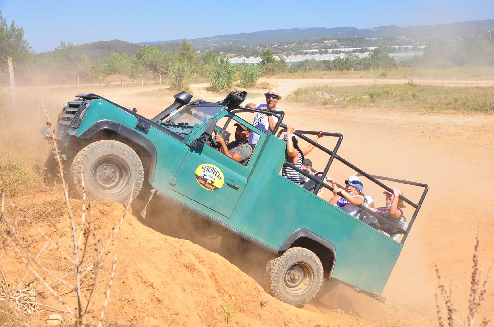 Jeep Safari in Side 